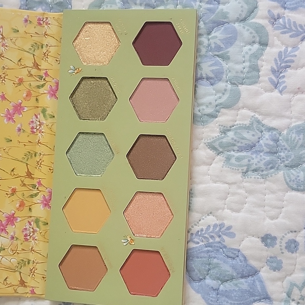 Colourpop Bundle - Picture 2 of 8